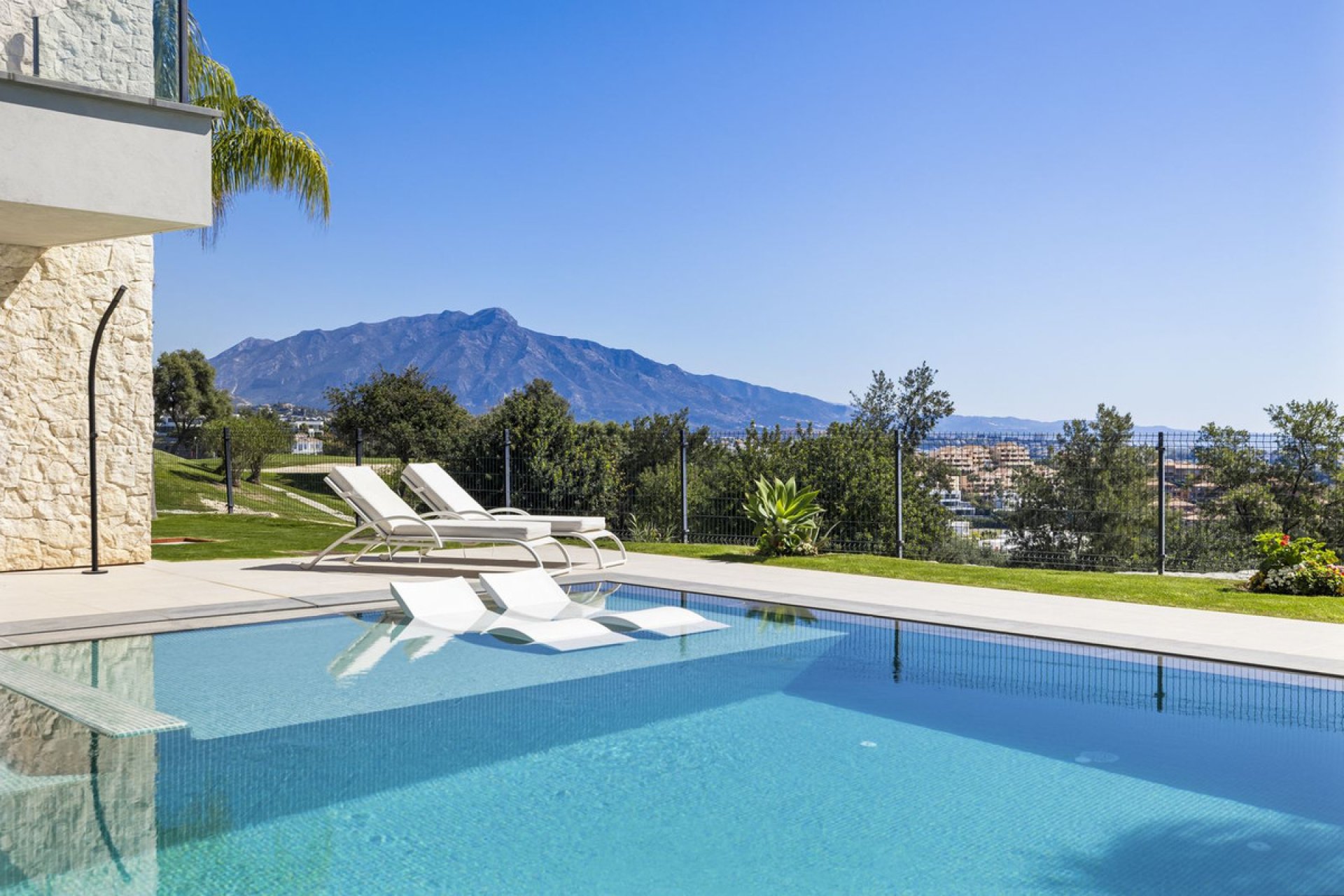 Reventa - House - Detached Villa - Benahavís - Benahavís Centro