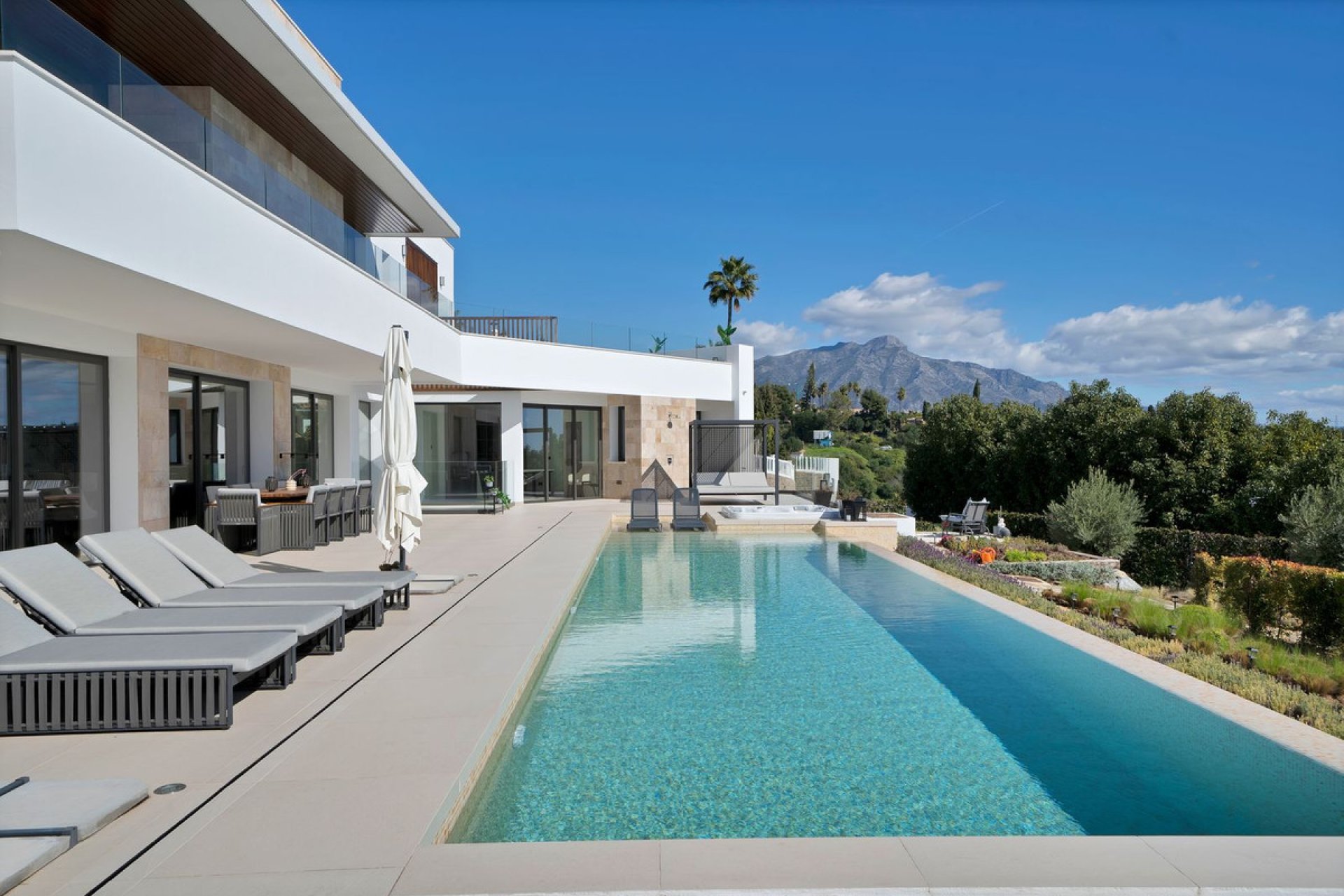 Reventa - House - Detached Villa - Benahavís - Benahavís Centro