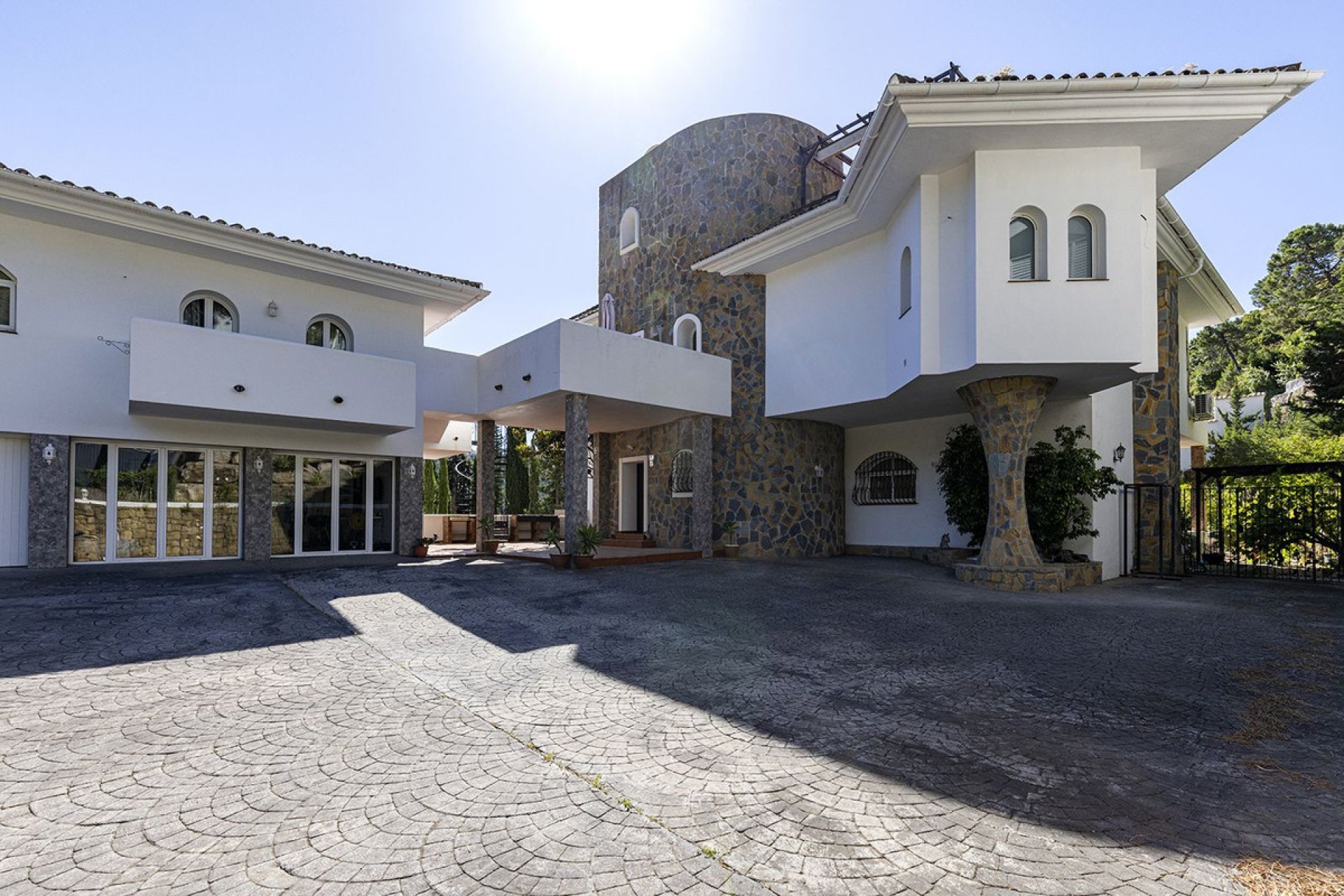 Reventa - House - Detached Villa - Benahavís - Benahavís Centro