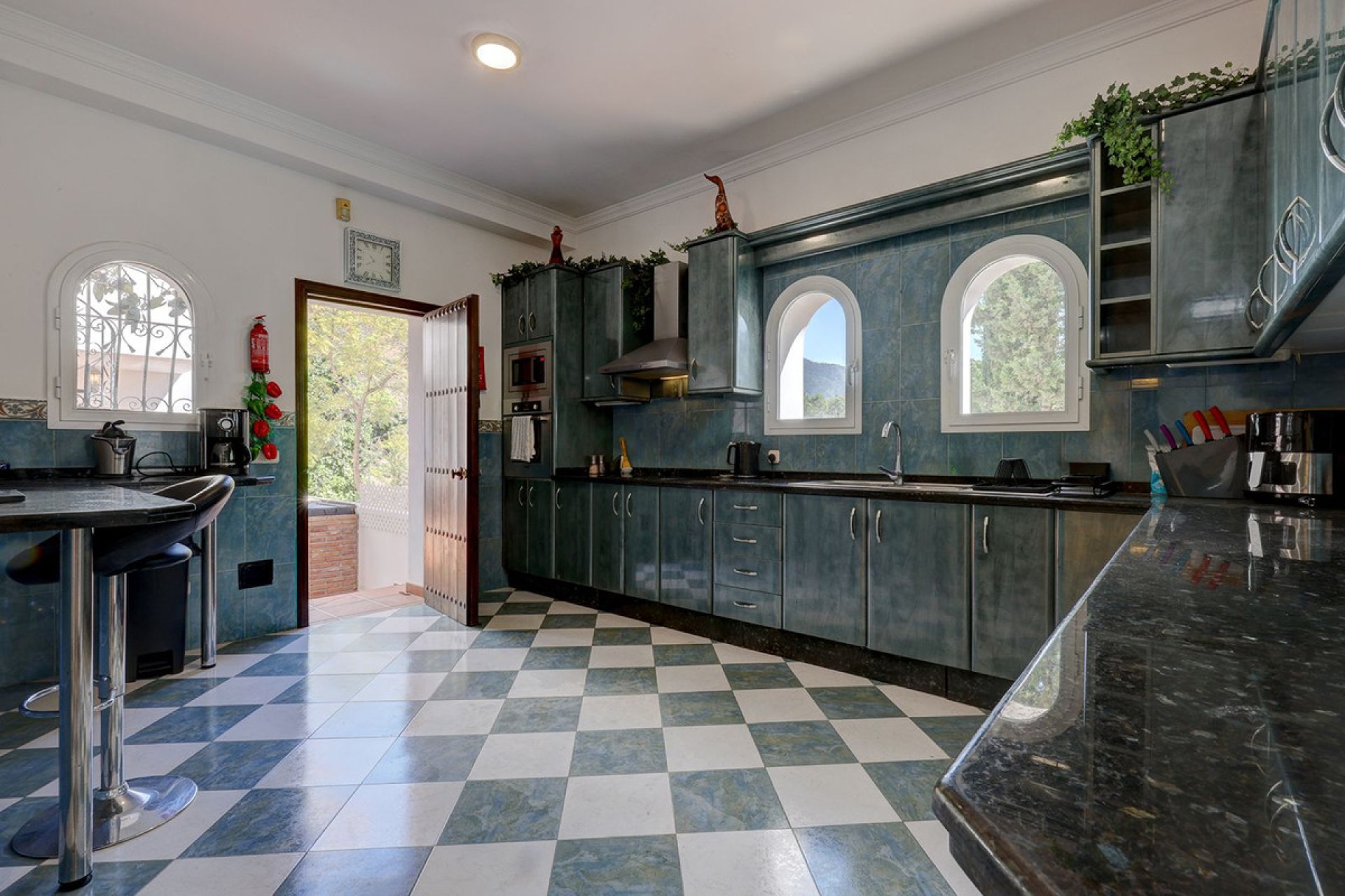 Reventa - House - Detached Villa - Benahavís - Benahavís Centro