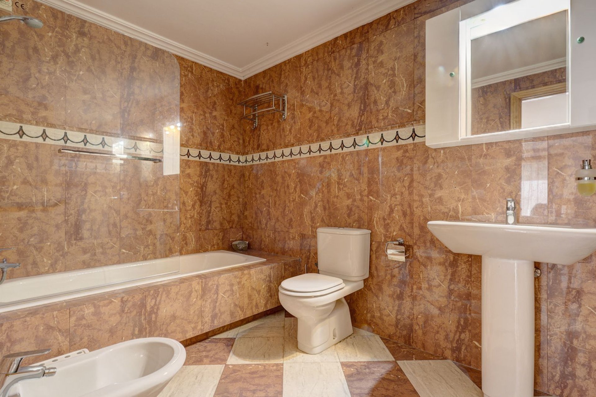 Reventa - House - Detached Villa - Benahavís - Benahavís Centro