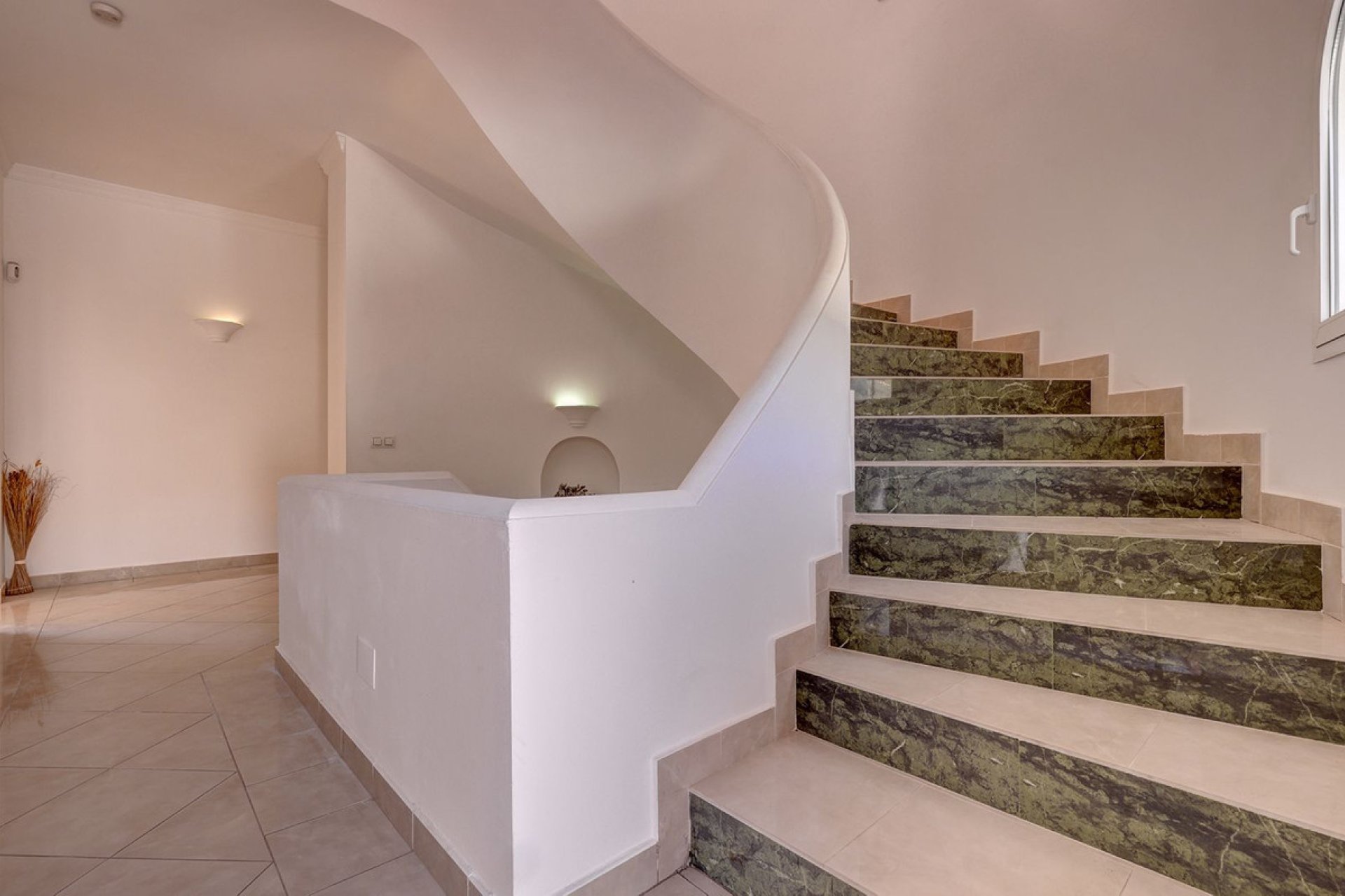 Reventa - House - Detached Villa - Benahavís - Benahavís Centro