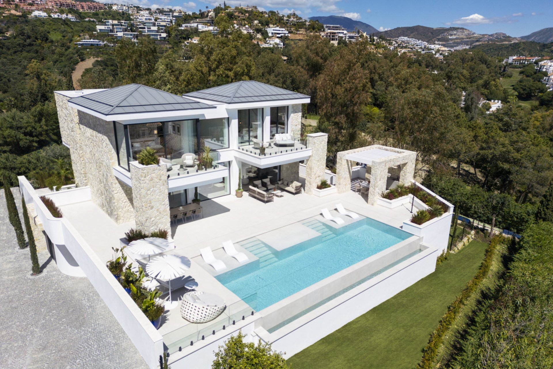 Reventa - House - Detached Villa - Benahavís - La Quinta