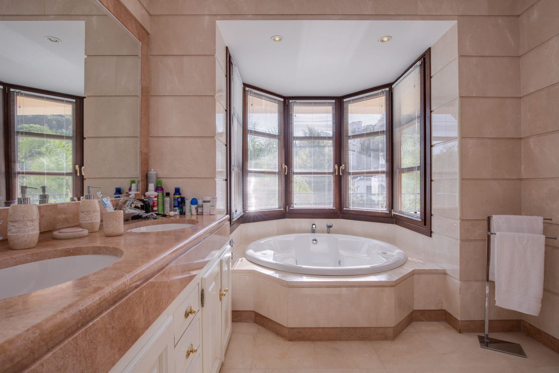 Reventa - House - Detached Villa - Benahavís - Los Arqueros