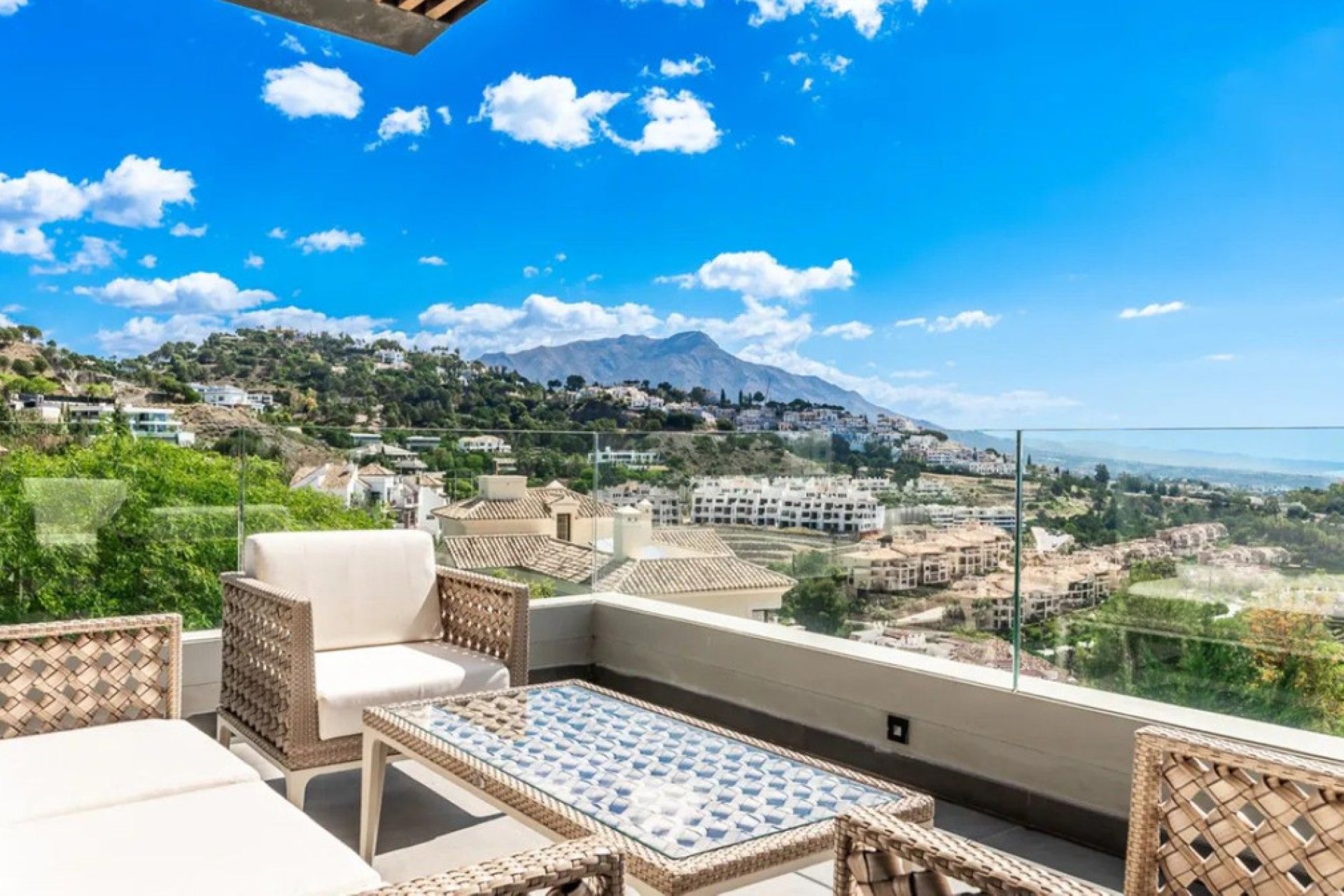 Reventa - House - Detached Villa - Benahavís - Los Arqueros