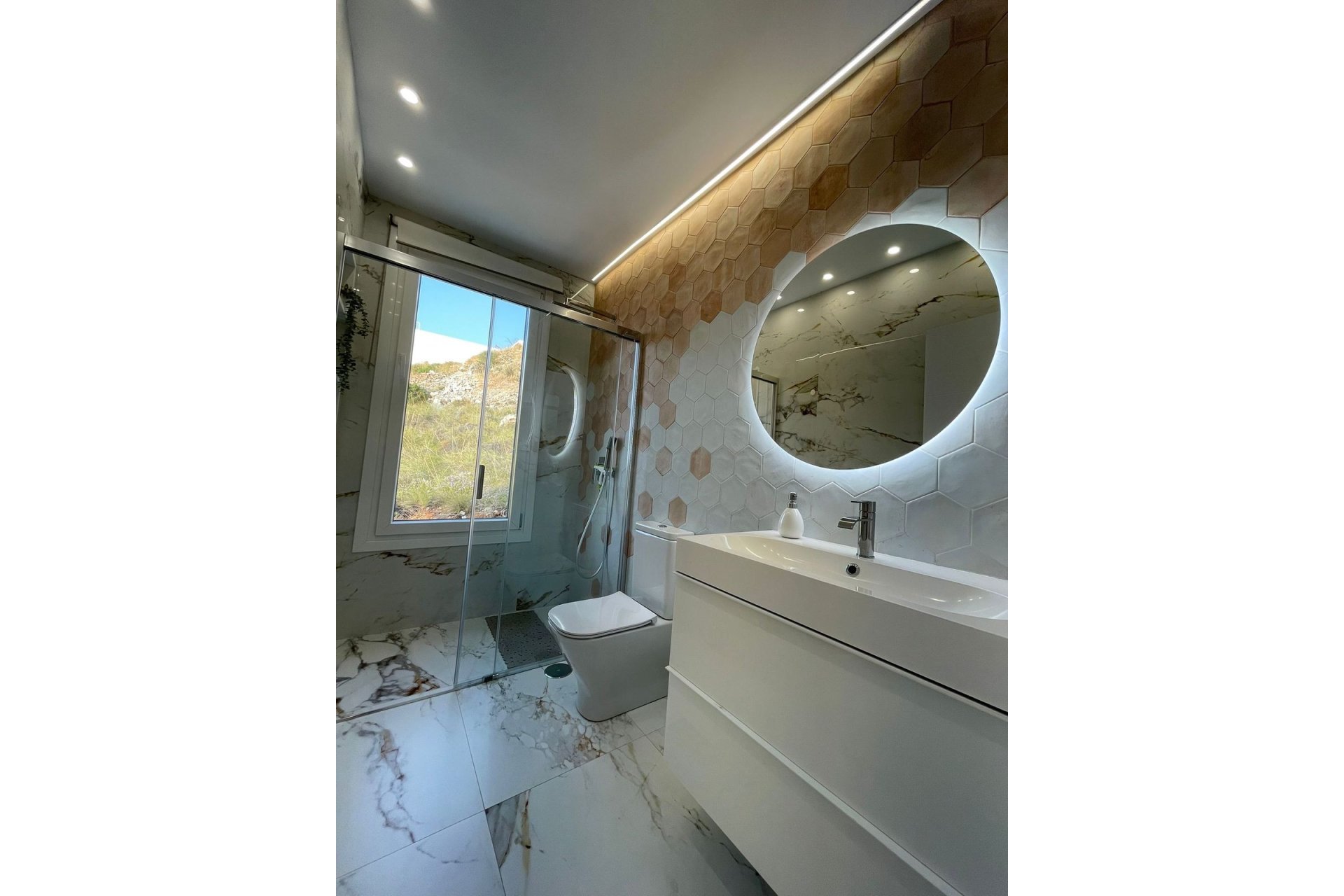 Reventa - House - Detached Villa - Benalmádena - Benalmadena Centro