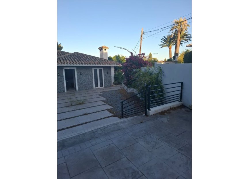 Reventa - House - Detached Villa - Benalmádena - Benalmadena Centro