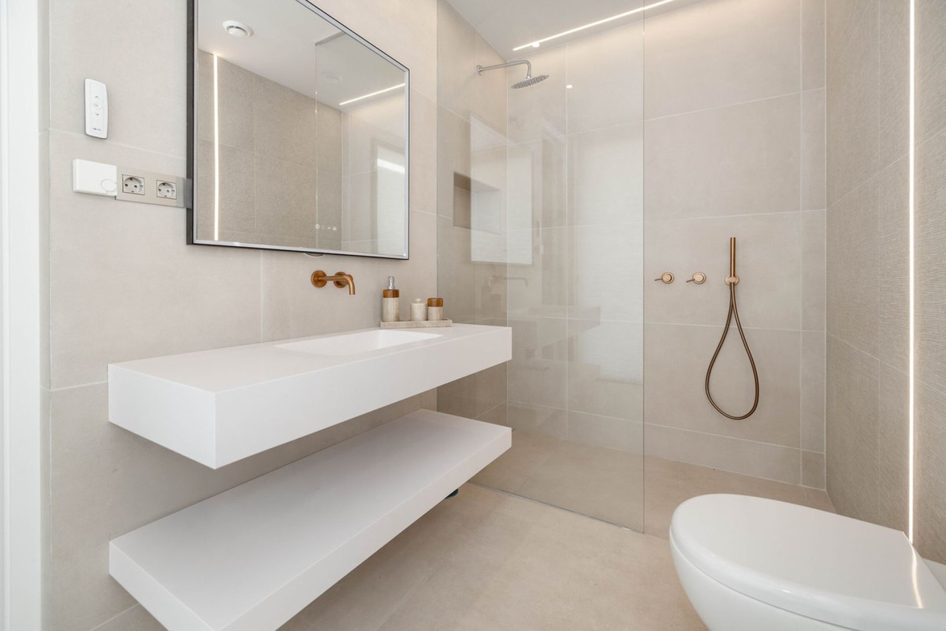 Reventa - House - Detached Villa - Benalmádena - Benalmadena Centro