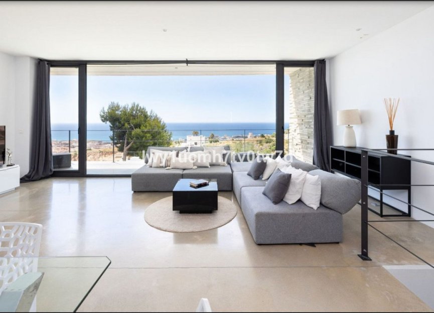 Reventa - House - Detached Villa - Benalmádena - Benalmadena Centro