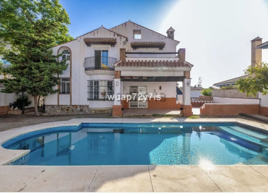 Reventa - House - Detached Villa - Benalmádena - Benalmadena Centro