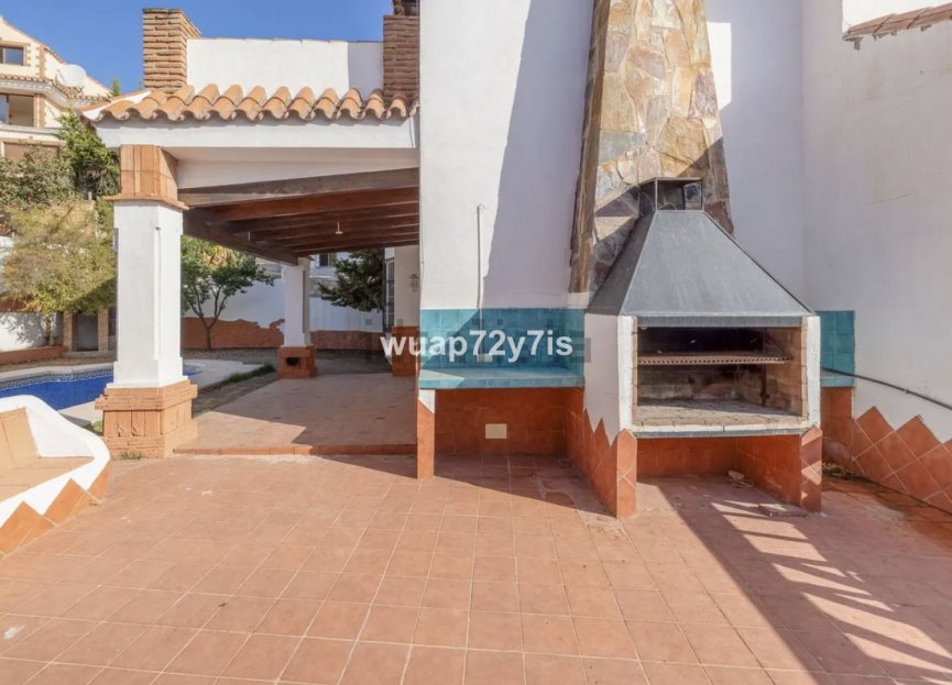 Reventa - House - Detached Villa - Benalmádena - Benalmadena Centro