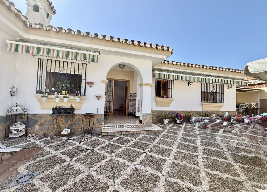 Reventa - House - Detached Villa - Benalmádena - Benalmadena Centro
