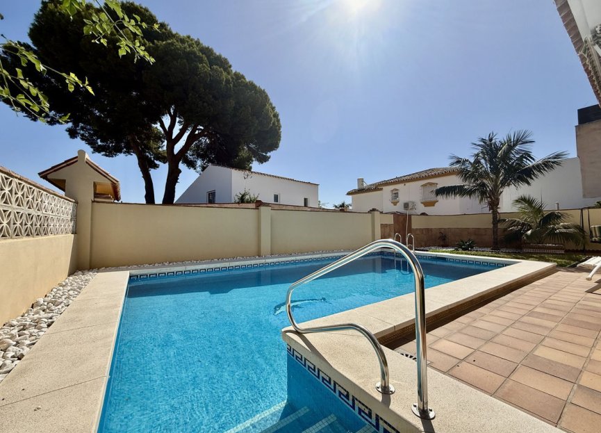 Reventa - House - Detached Villa - Benalmádena - Benalmadena Centro