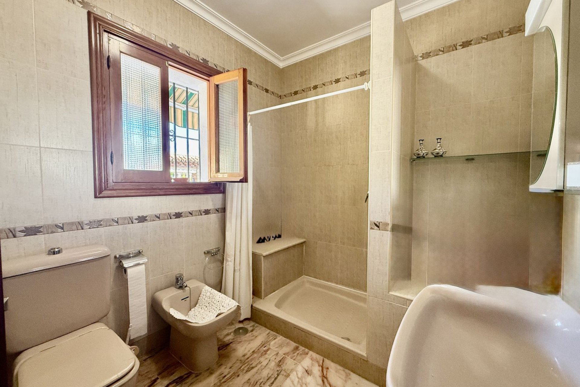 Reventa - House - Detached Villa - Benalmádena - Benalmadena Centro