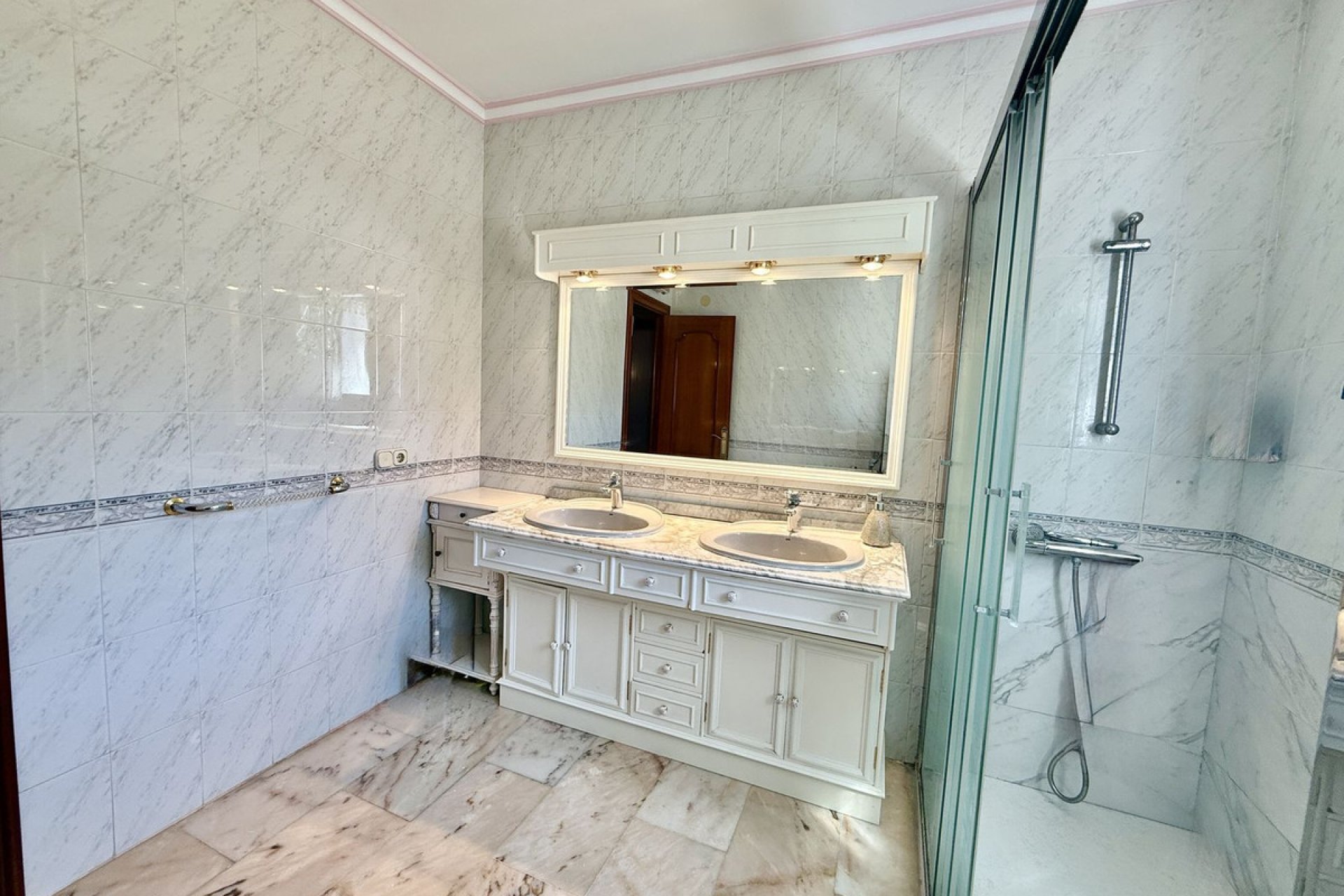 Reventa - House - Detached Villa - Benalmádena - Benalmadena Centro