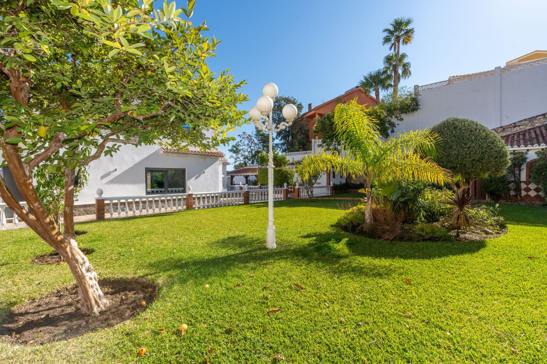 Reventa - House - Detached Villa - Benalmádena - Benalmadena Centro