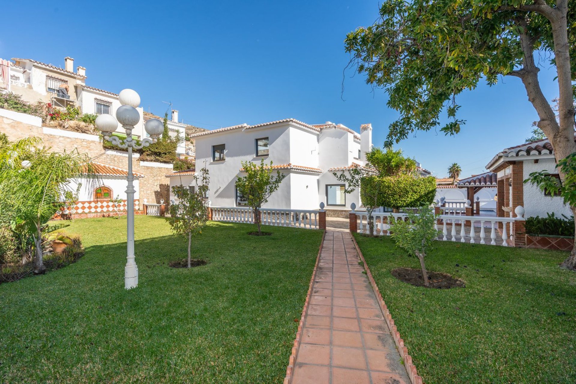 Reventa - House - Detached Villa - Benalmádena - Benalmadena Centro