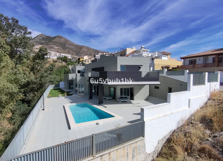Reventa - House - Detached Villa - Benalmádena - Benalmadena Centro