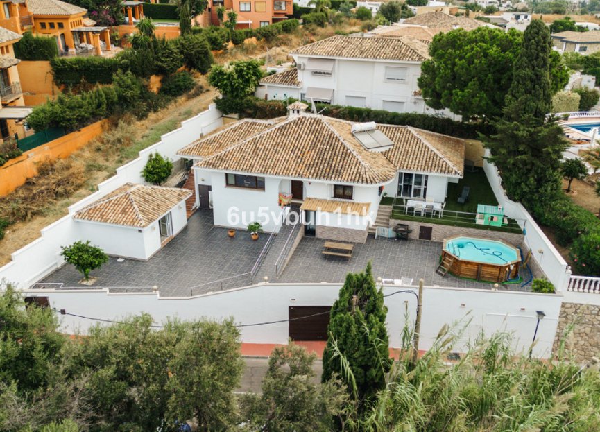 Reventa - House - Detached Villa - Benalmádena - Benalmadena Centro