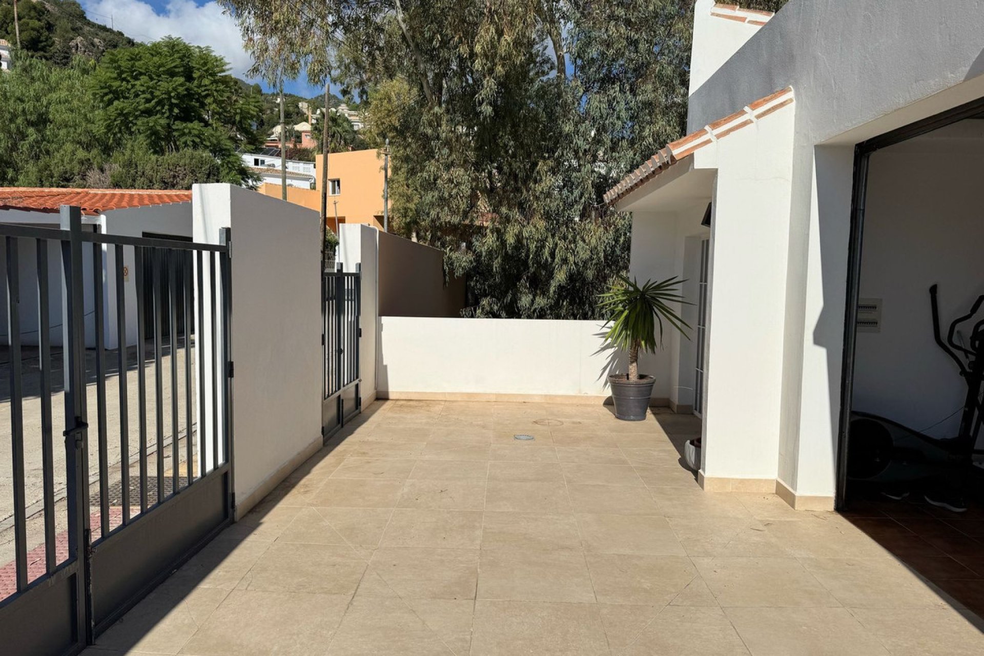 Reventa - House - Detached Villa - Benalmádena - Benalmadena Centro