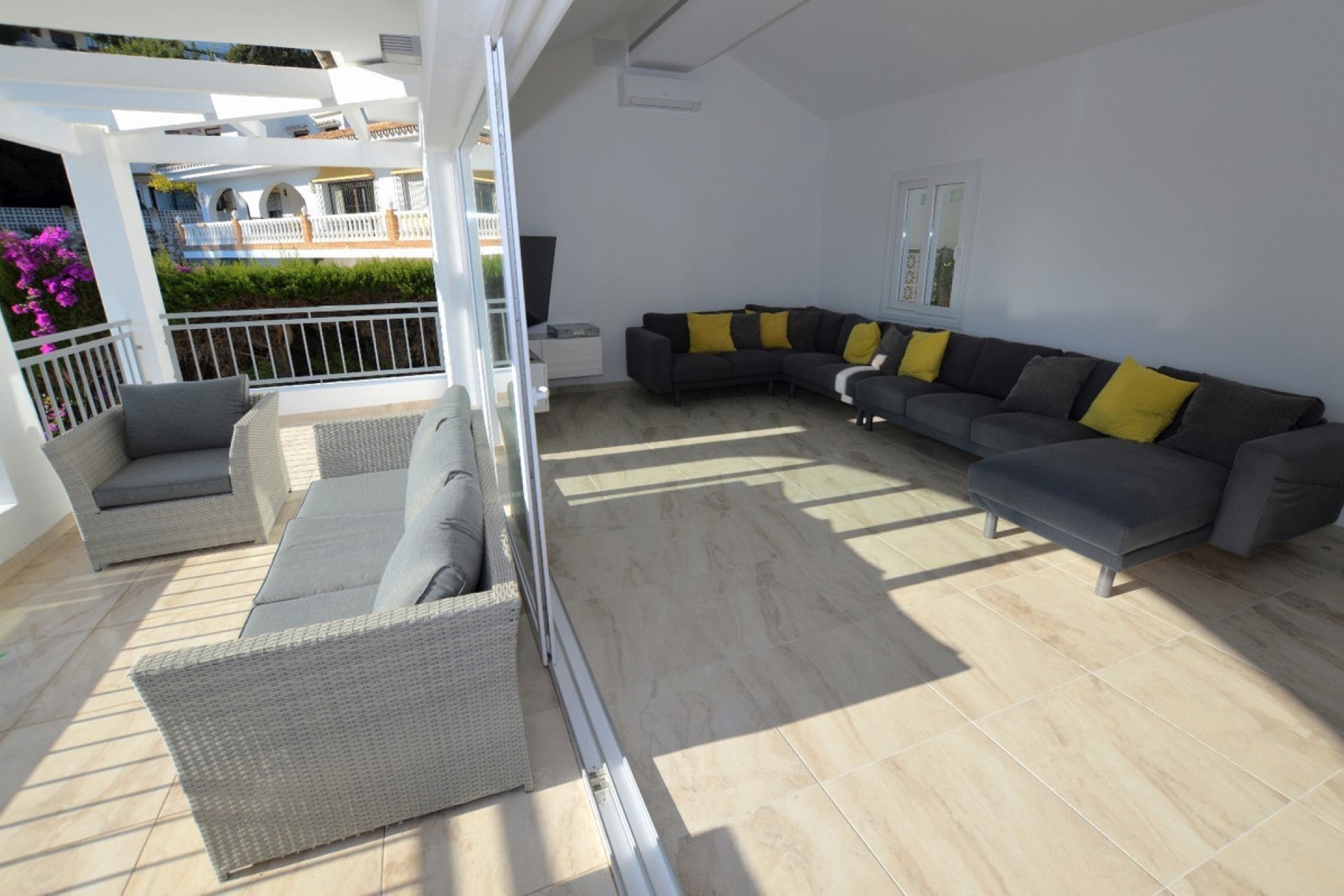 Reventa - House - Detached Villa - Benalmádena - Benalmadena Centro