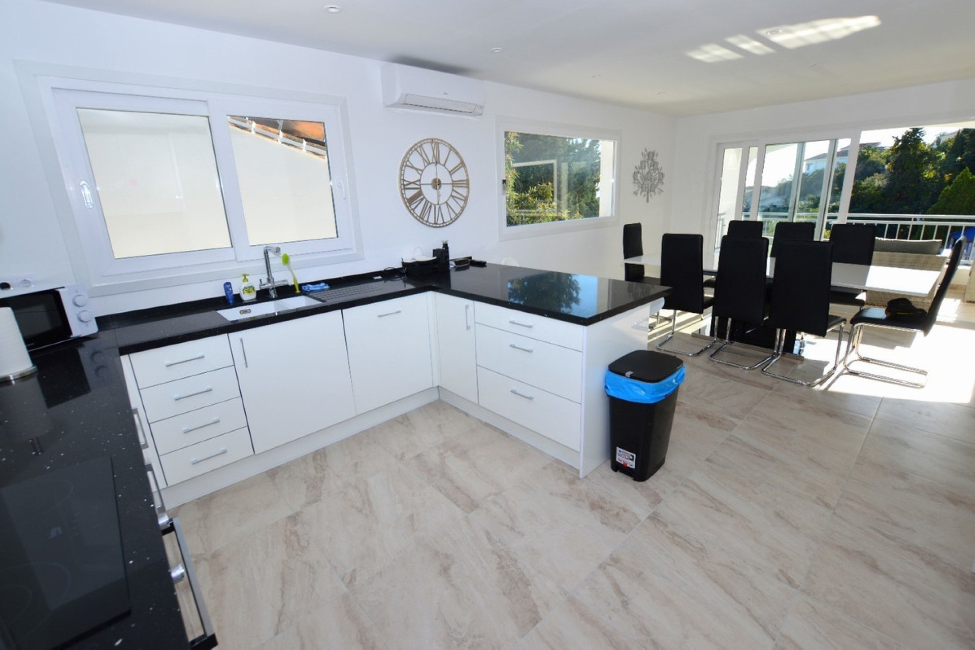 Reventa - House - Detached Villa - Benalmádena - Benalmadena Centro