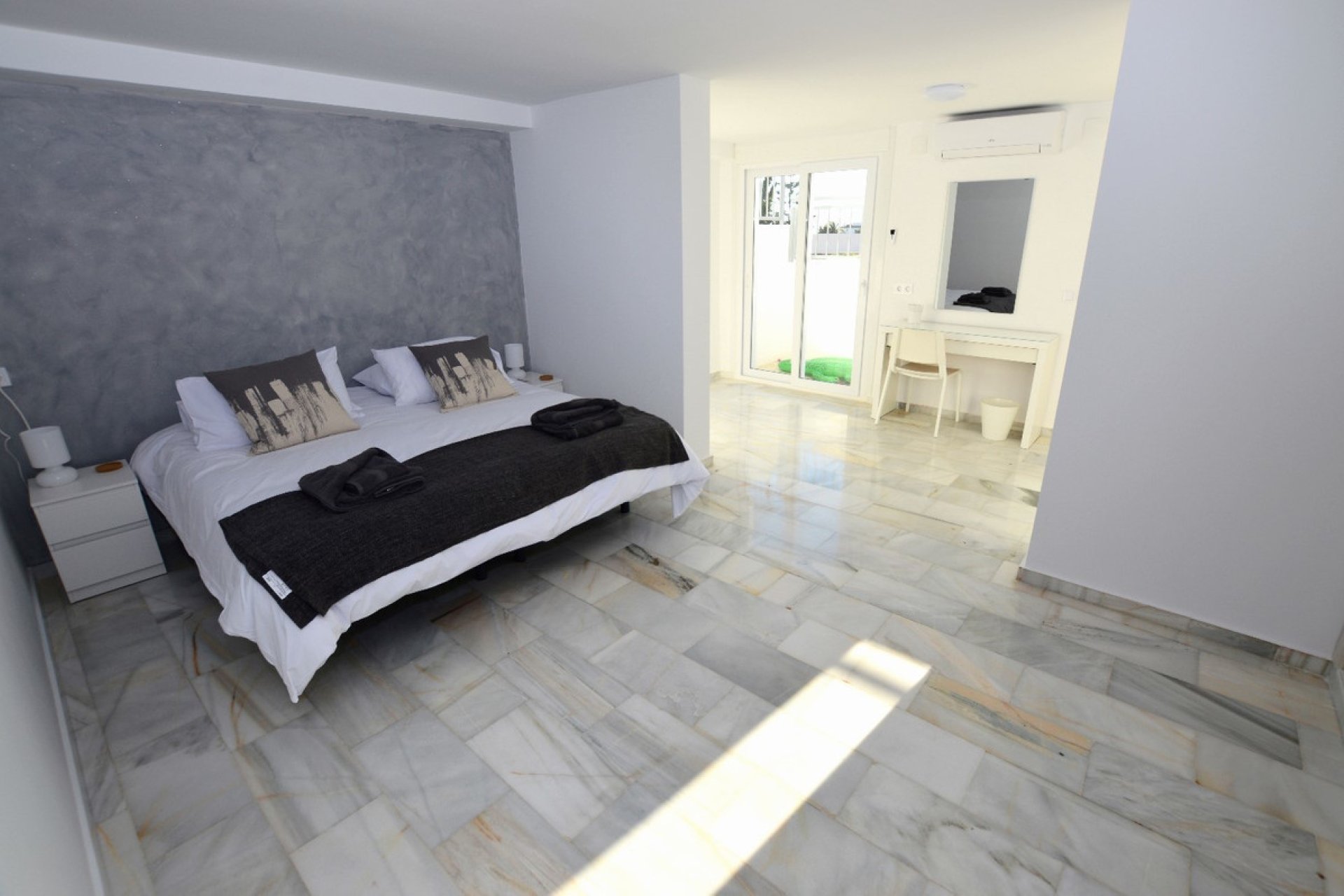 Reventa - House - Detached Villa - Benalmádena - Benalmadena Centro