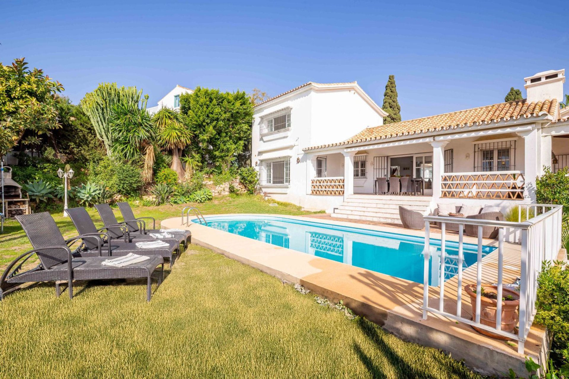 Reventa - House - Detached Villa - El Paraiso - El Paraíso