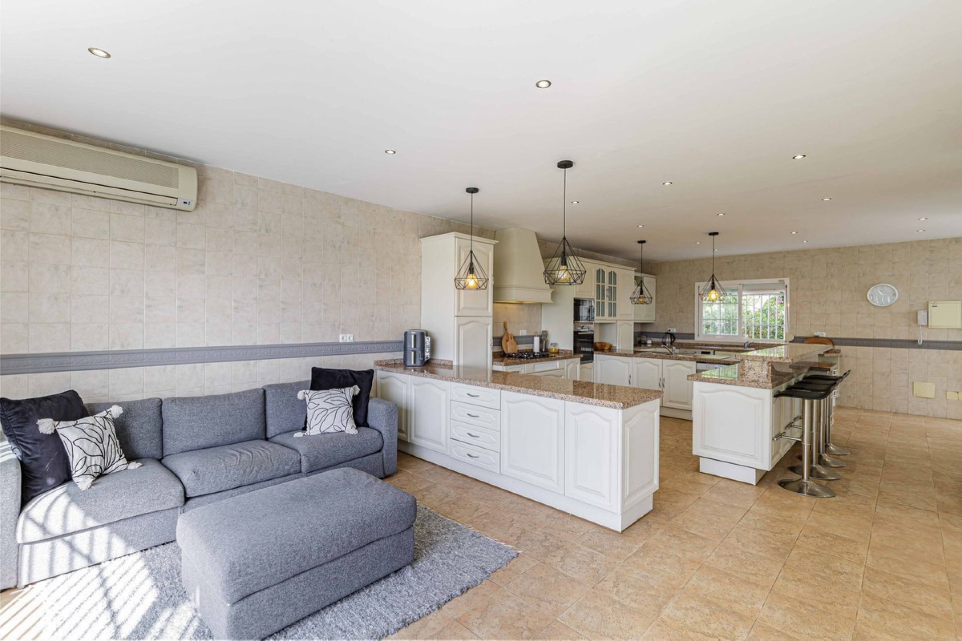 Reventa - House - Detached Villa - El Paraiso - El Paraíso