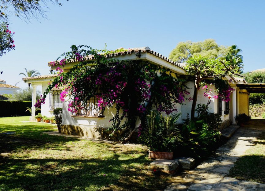 Reventa - House - Detached Villa - El Paraiso - El Paraíso