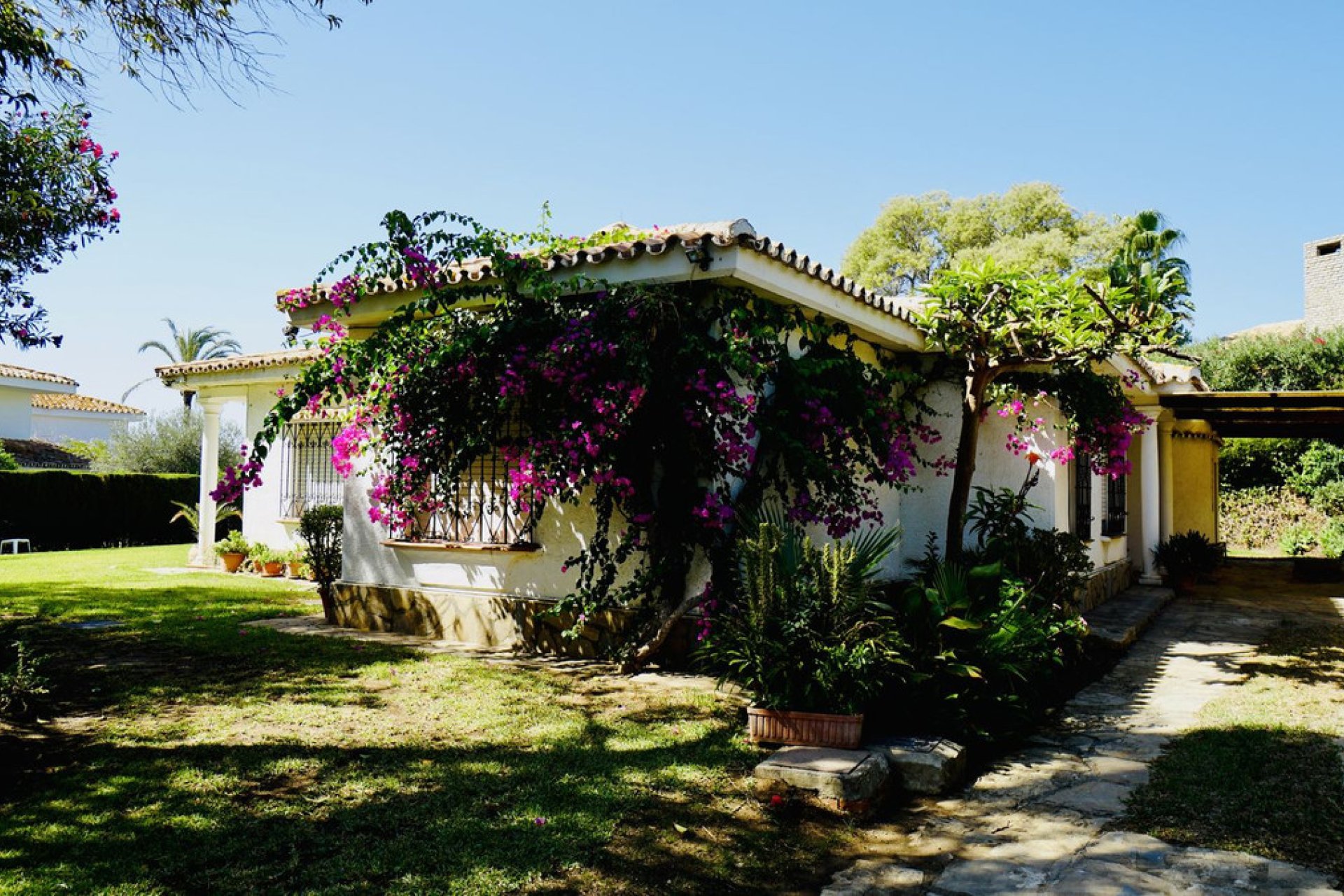 Reventa - House - Detached Villa - El Paraiso - El Paraíso