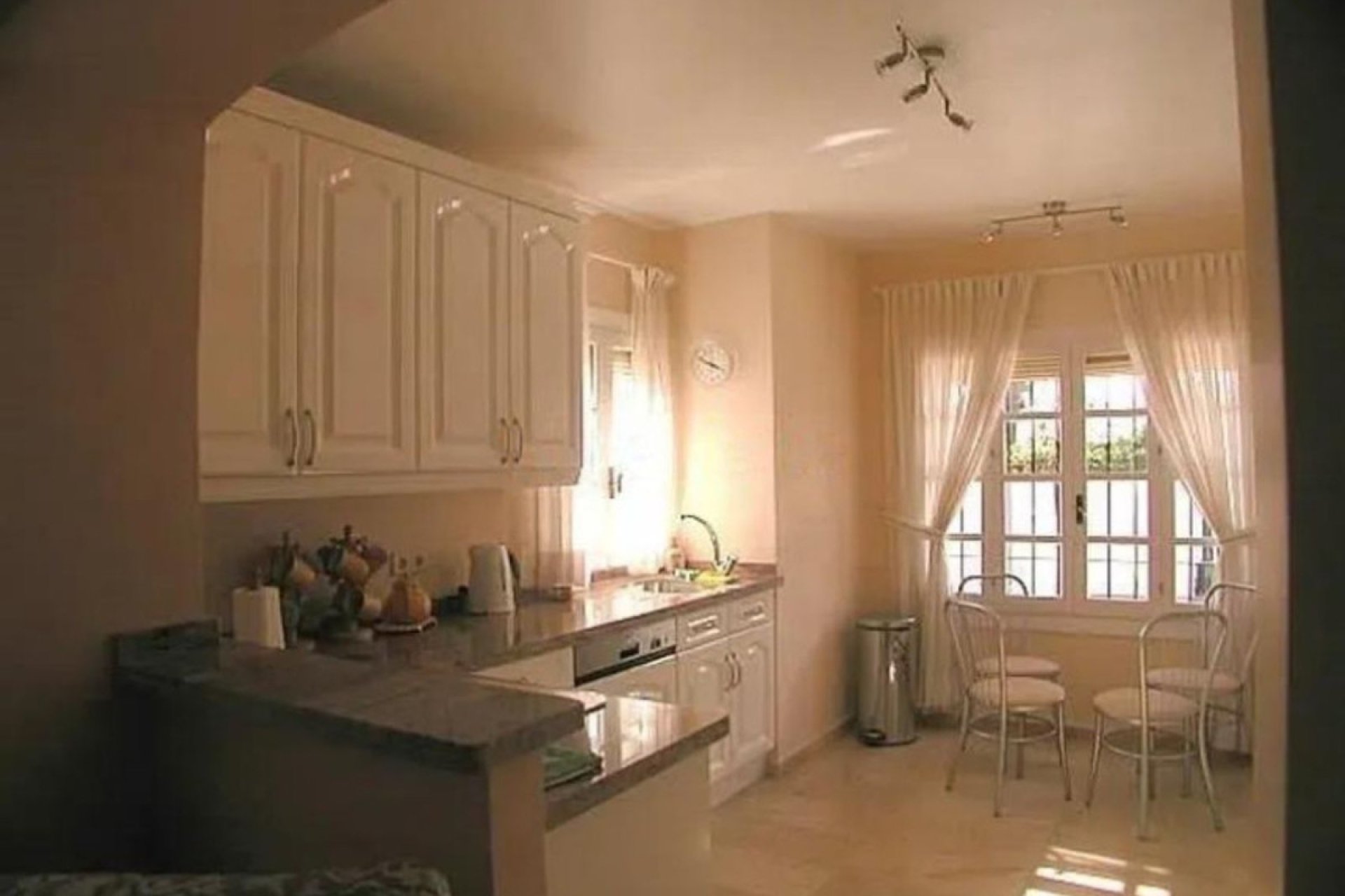 Reventa - House - Detached Villa - Estepona - Estepona Centro