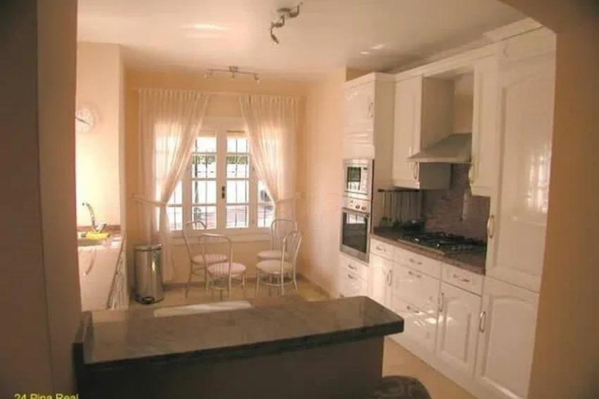 Reventa - House - Detached Villa - Estepona - Estepona Centro