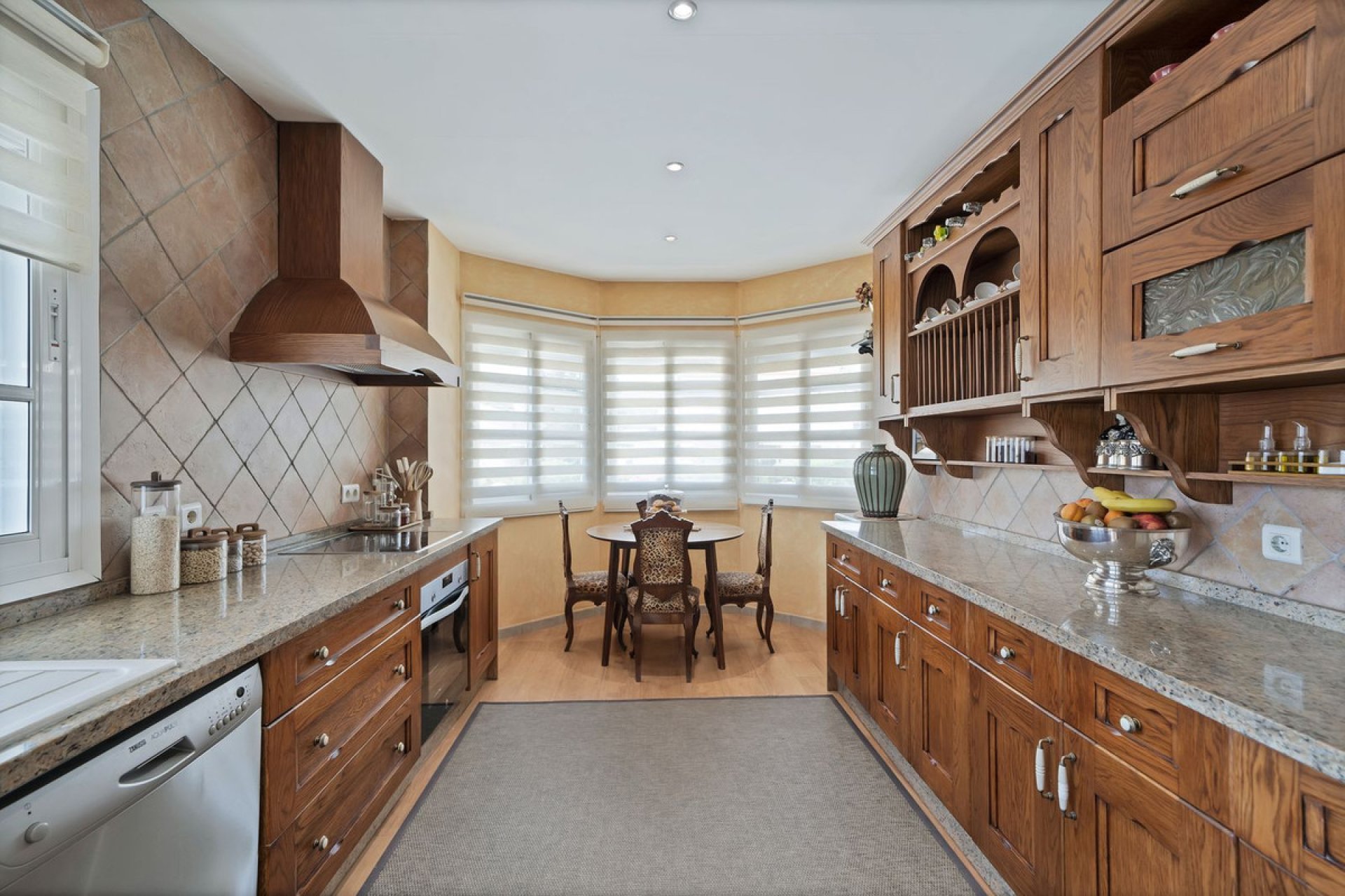 Reventa - House - Detached Villa - Estepona - Estepona Centro