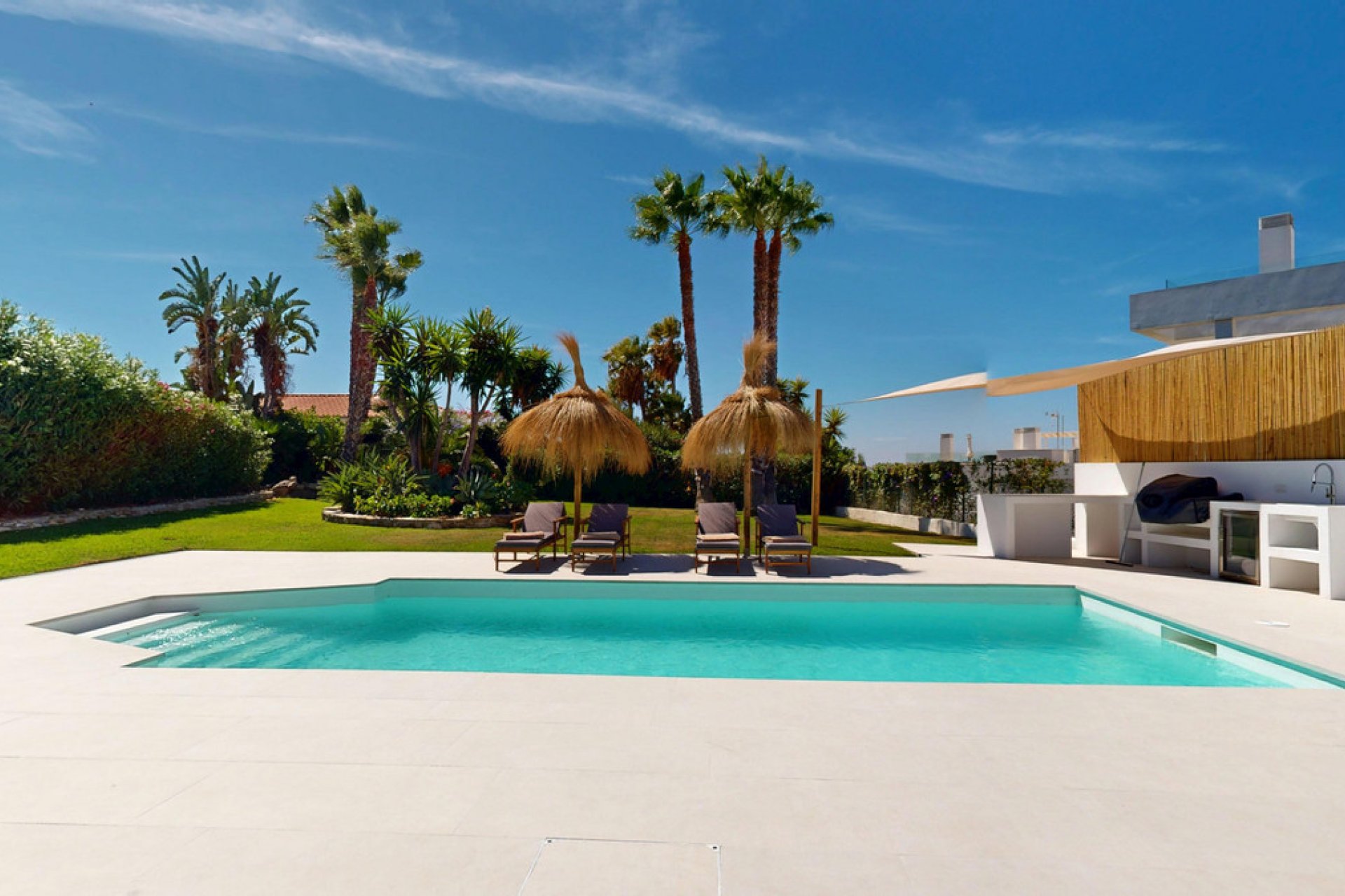 Reventa - House - Detached Villa - Estepona - Estepona Centro