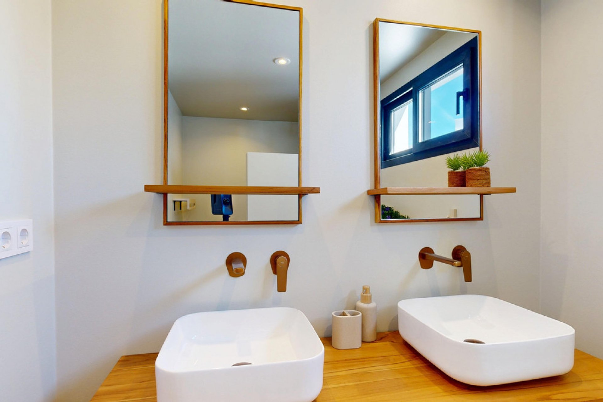 Reventa - House - Detached Villa - Estepona - Estepona Centro