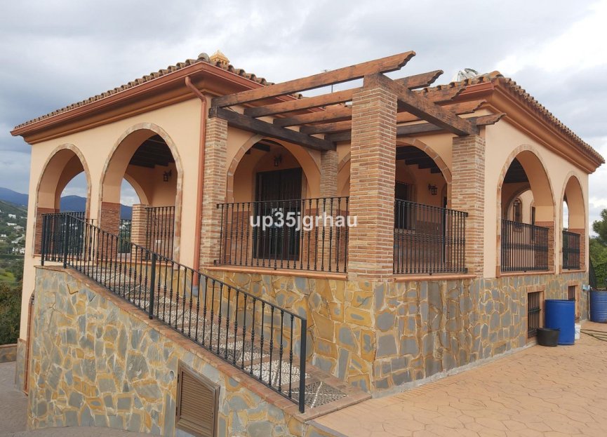 Reventa - House - Detached Villa - Estepona - Estepona Centro