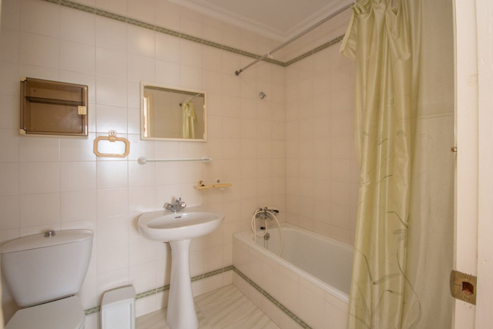 Reventa - House - Detached Villa - Estepona - Estepona Centro