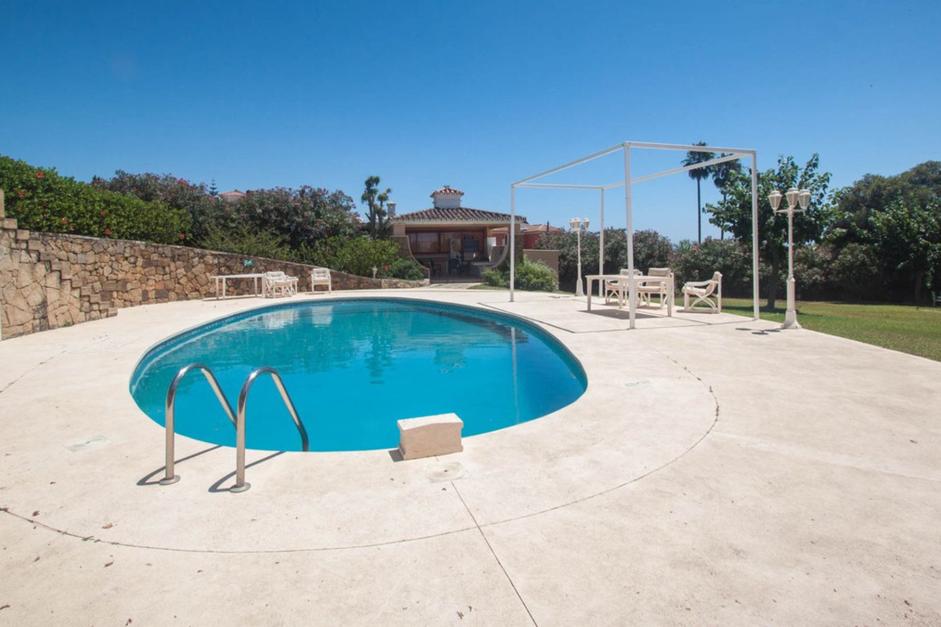 Reventa - House - Detached Villa - Estepona - Estepona Centro