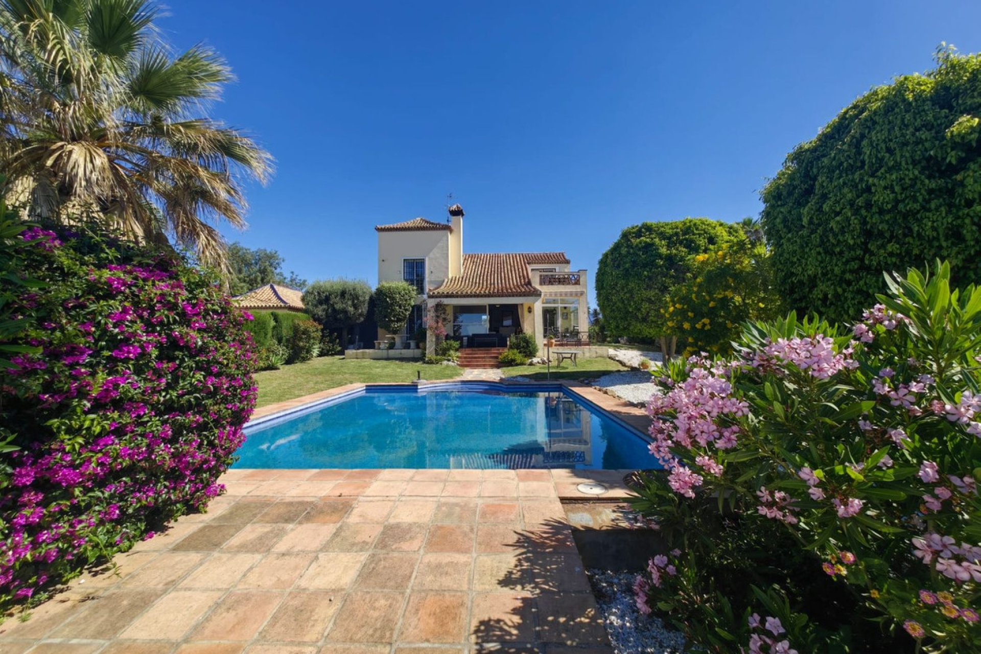 Reventa - House - Detached Villa - Estepona - Estepona Centro
