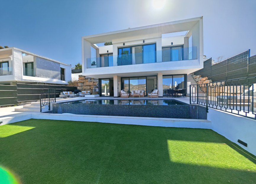 Reventa - House - Detached Villa - Estepona - Estepona Centro