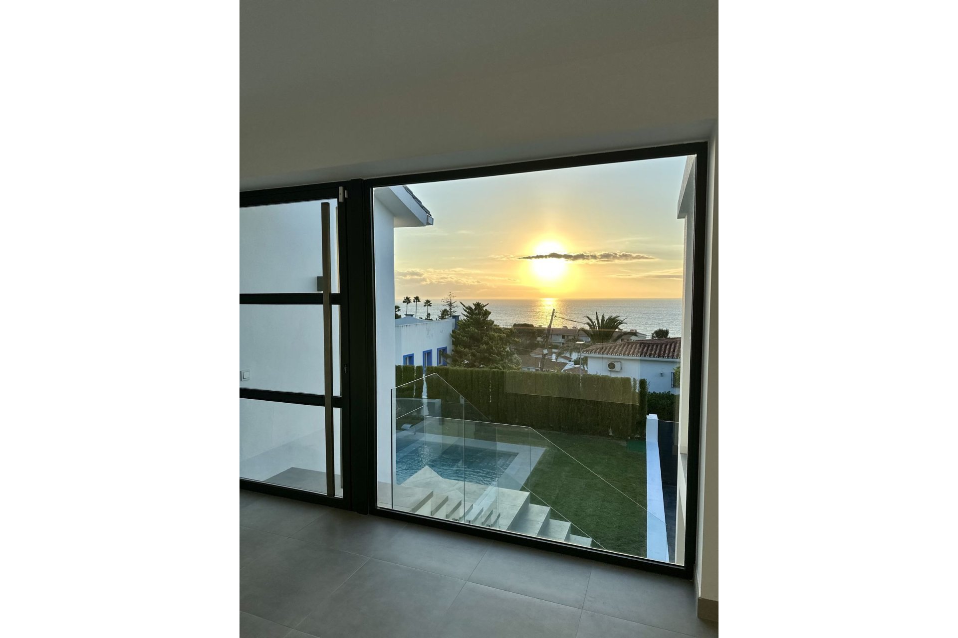 Reventa - House - Detached Villa - Estepona - Estepona Centro