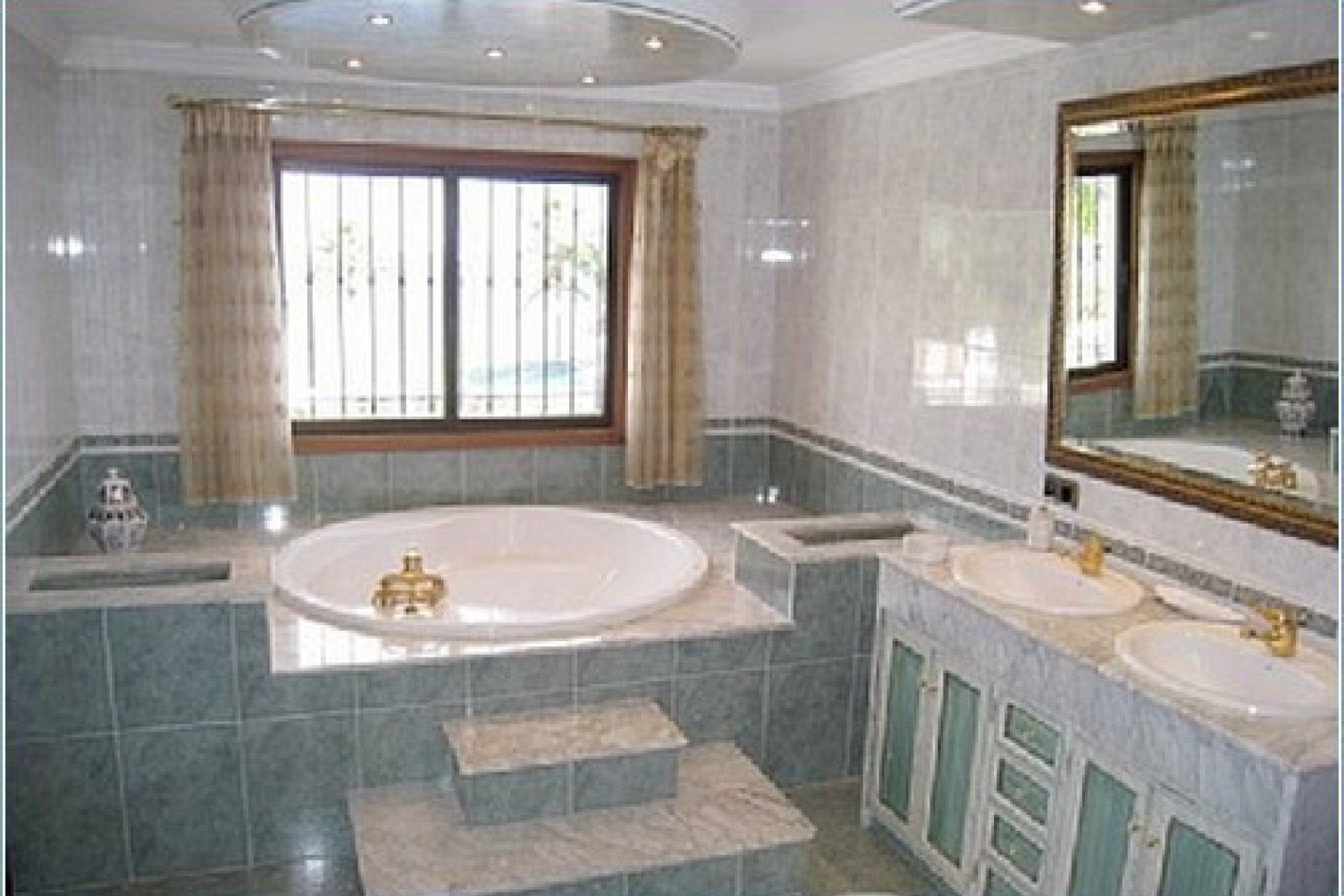 Reventa - House - Detached Villa - Estepona - Estepona Centro