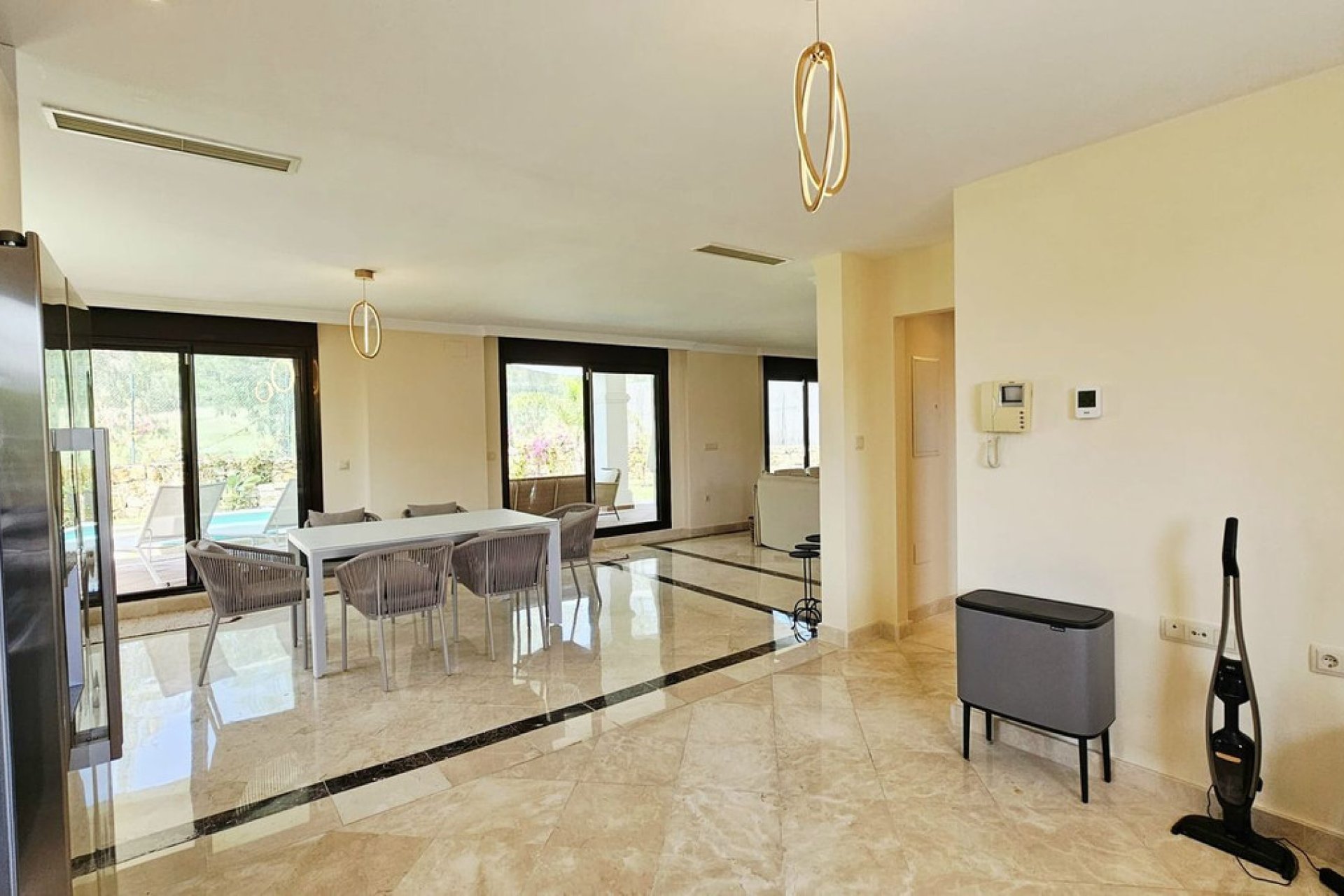 Reventa - House - Detached Villa - Estepona - Estepona Centro