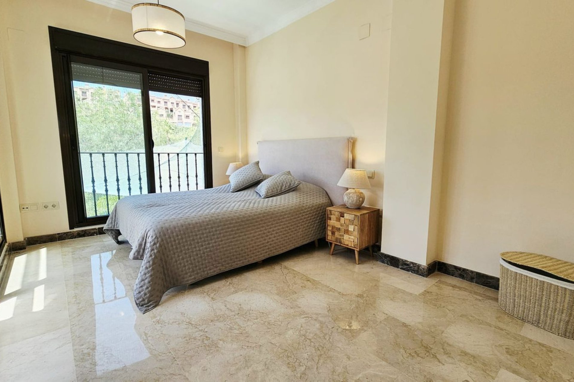 Reventa - House - Detached Villa - Estepona - Estepona Centro