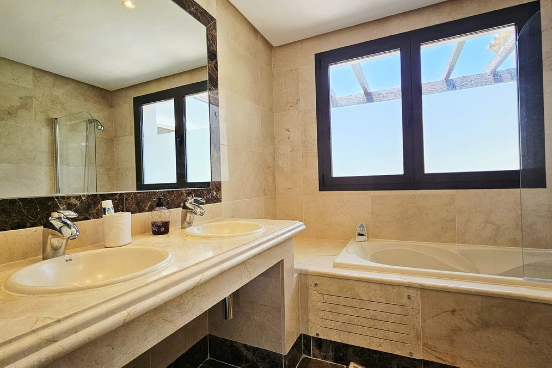 Reventa - House - Detached Villa - Estepona - Estepona Centro