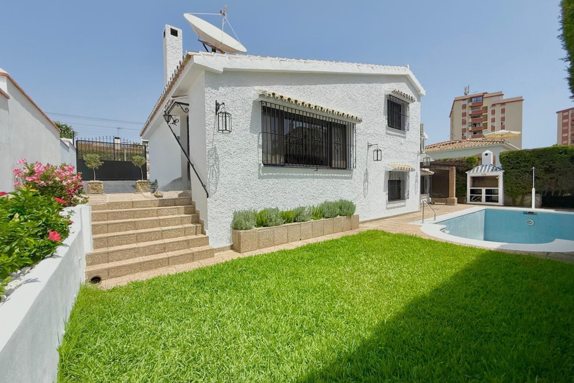 Reventa - House - Detached Villa - Fuengirola - Fuengirola Centro