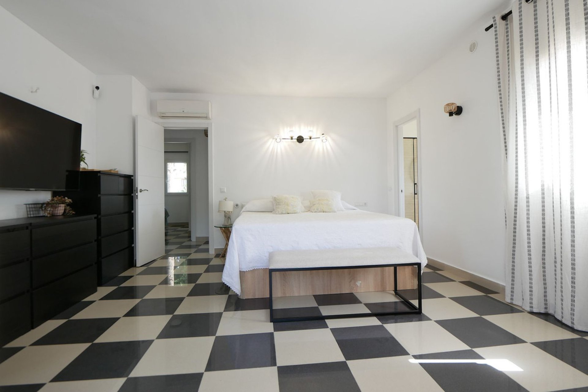 Reventa - House - Detached Villa - Marbella - Cabopino