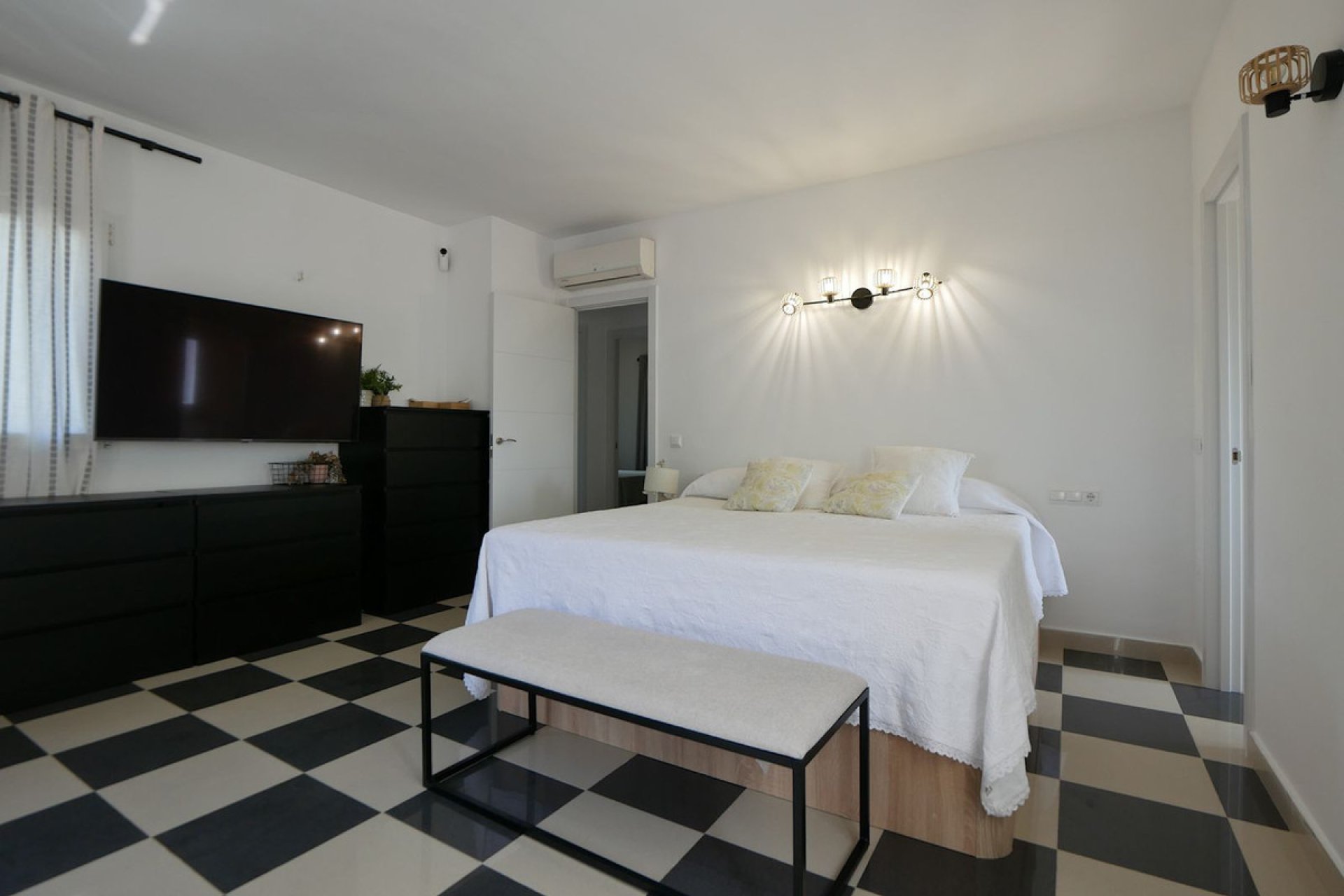 Reventa - House - Detached Villa - Marbella - Cabopino