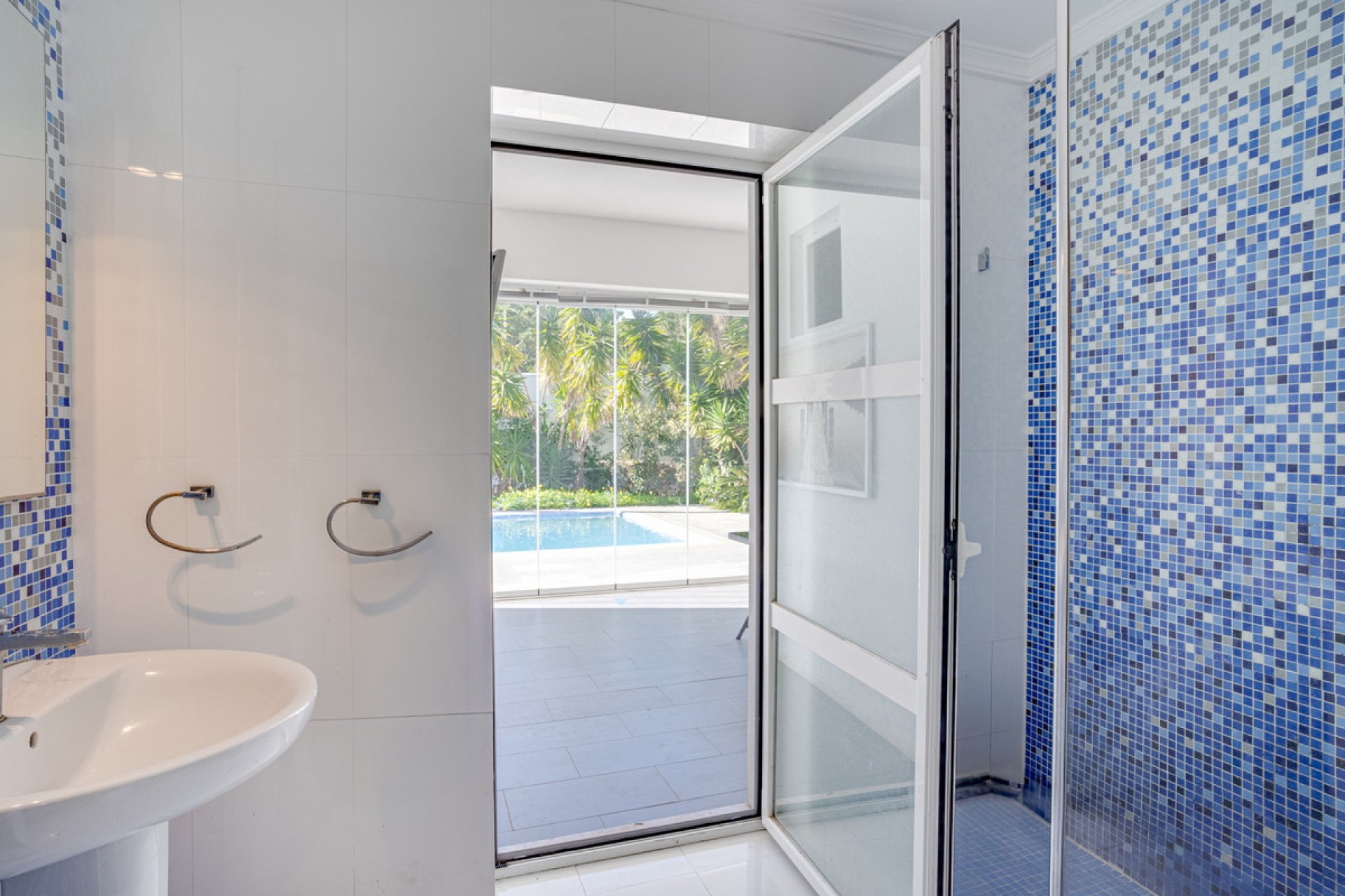 Reventa - House - Detached Villa - Marbella - Elviria